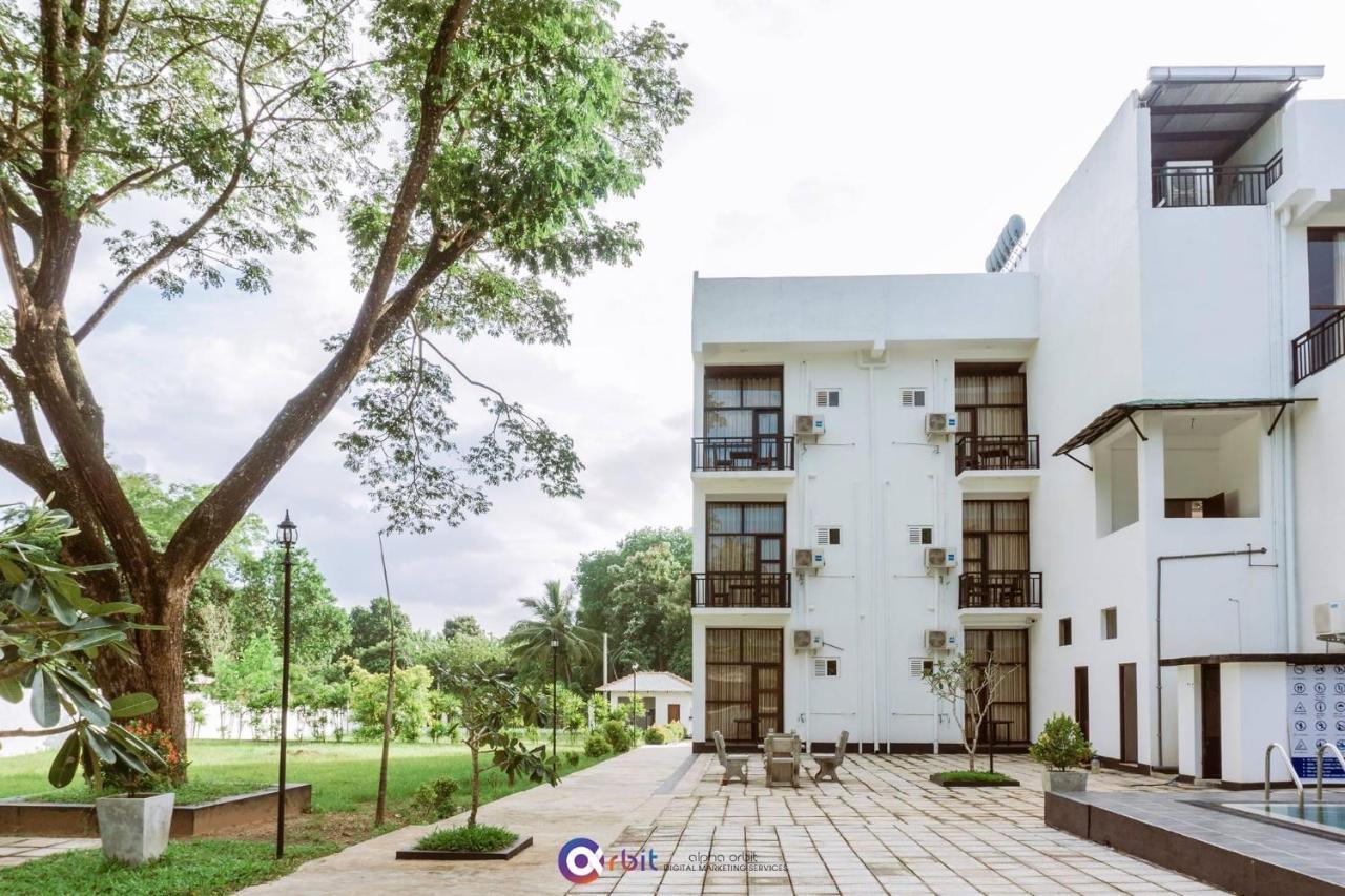 The Grand Pearl Resort Monaragala ภายนอก รูปภาพ