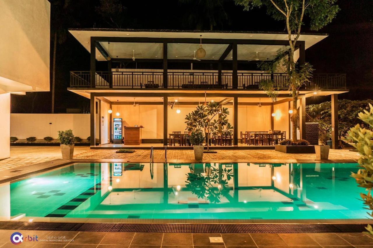 The Grand Pearl Resort Monaragala ภายนอก รูปภาพ